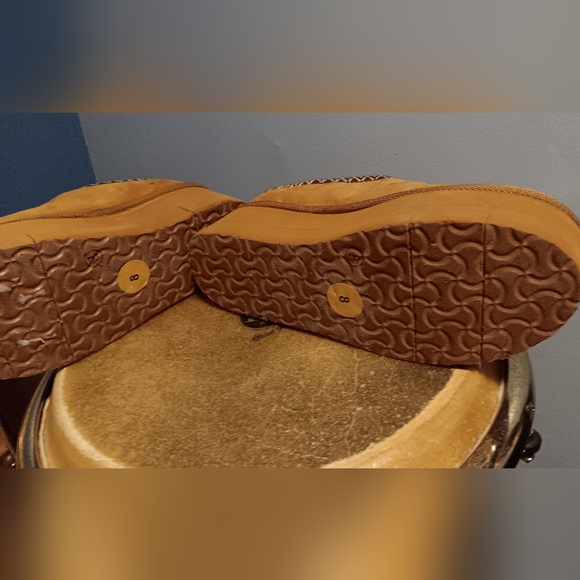 Sold - Picture 3 of 4